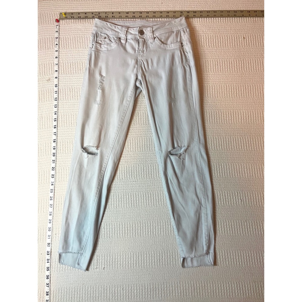 YMI Womens Distressed Skinny Jeans Light Wash Ripped Knee Raw Hem Size 1